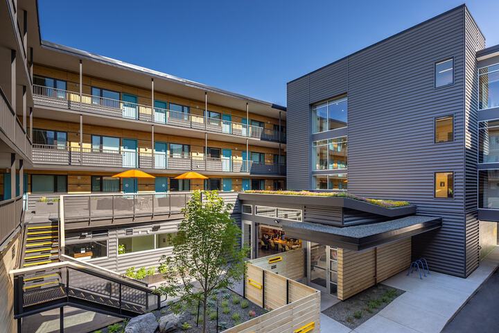 Hotel Exterior 60 of 61