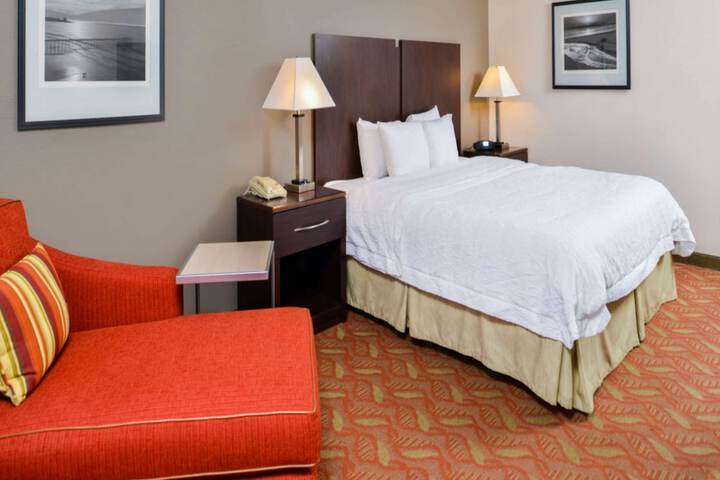 Room 32 of 60
