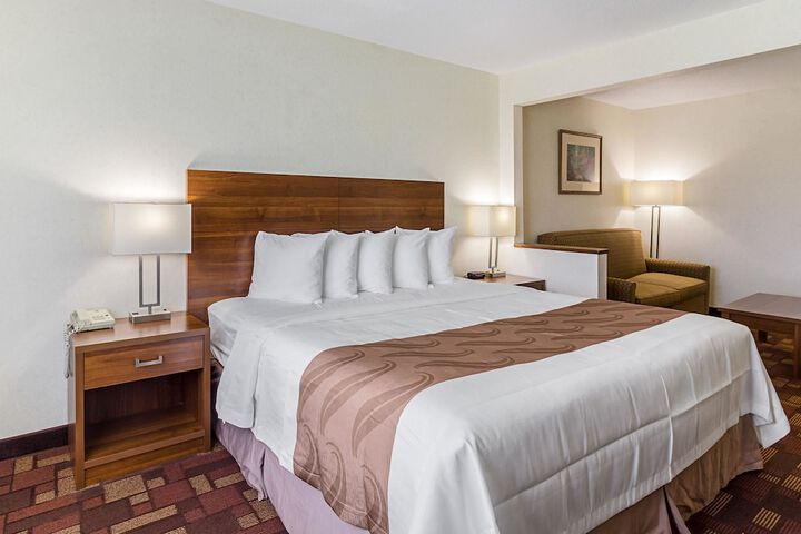 Econo Lodge Luverne I-90