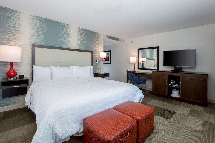 Room 25 of 37