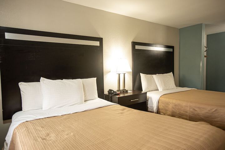 Room 10 of 27