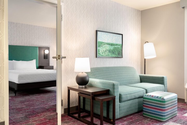 Home2 Suites by Hilton Farmington / Bloomfield