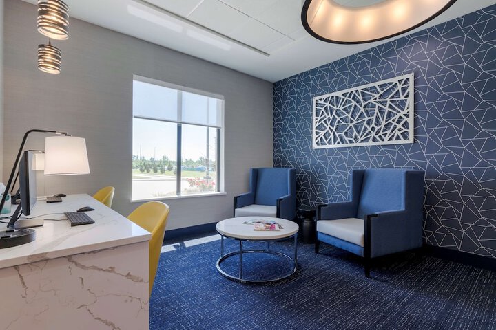 Business Center 33 of 33