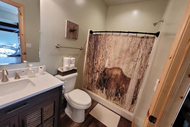 East Zion Trails Retreat-Hot tub Resort Amenities, Exceptional