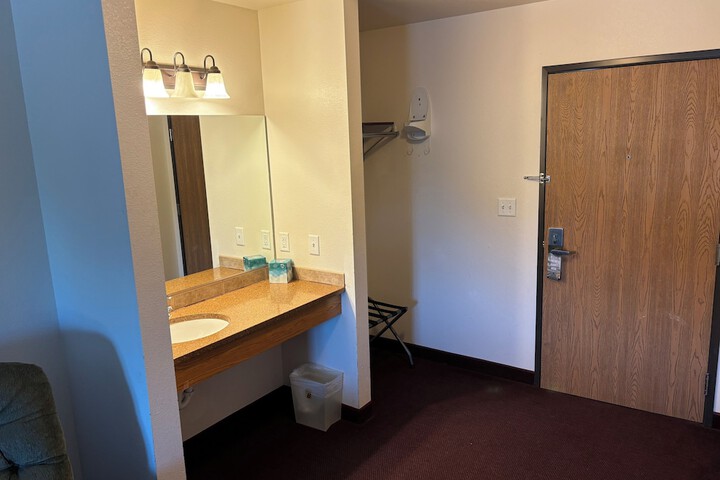 Room 15 of 38