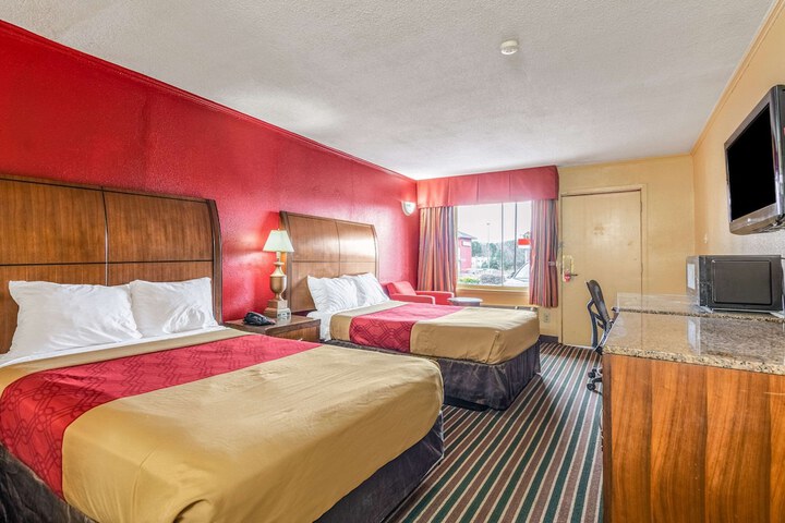Room 9 of 27