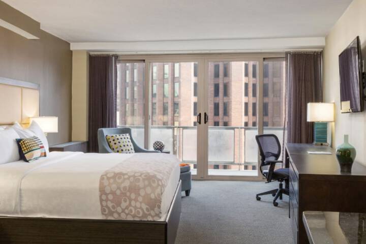The Windsor Suites