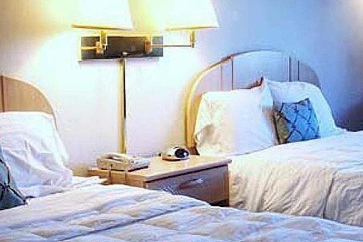 Room 18 of 30