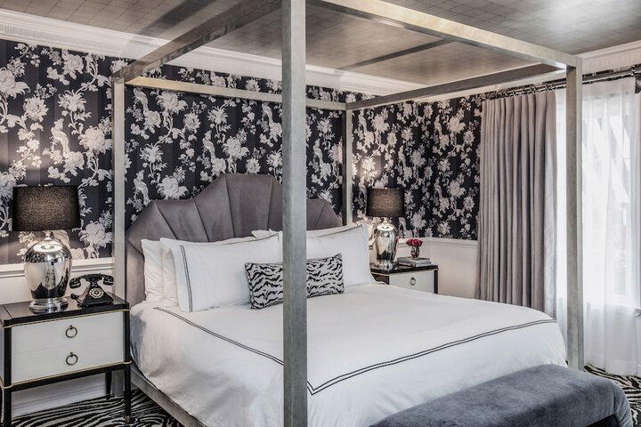 Room 27 of 42