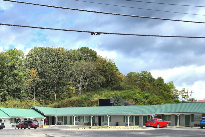 Holiday Motel by Belvilla Cleveland TN