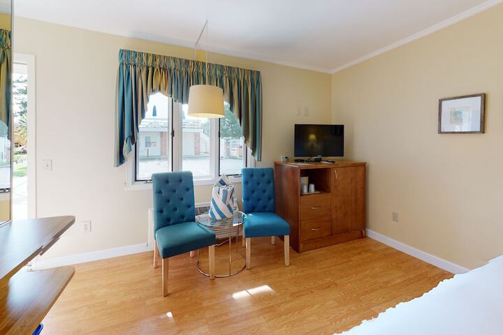 Breezeway Boutique Hotel