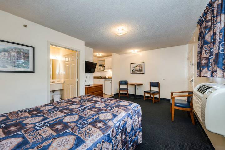 Room 9 of 38