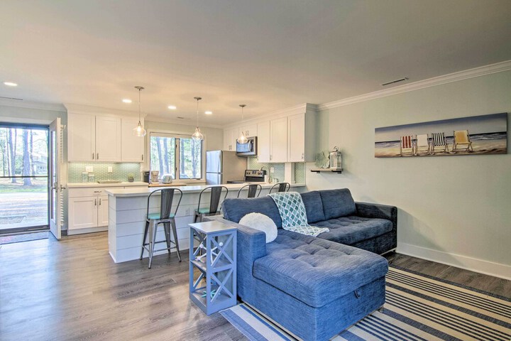 Townhome w / Outdoor Shower 1 Mile to Downtown