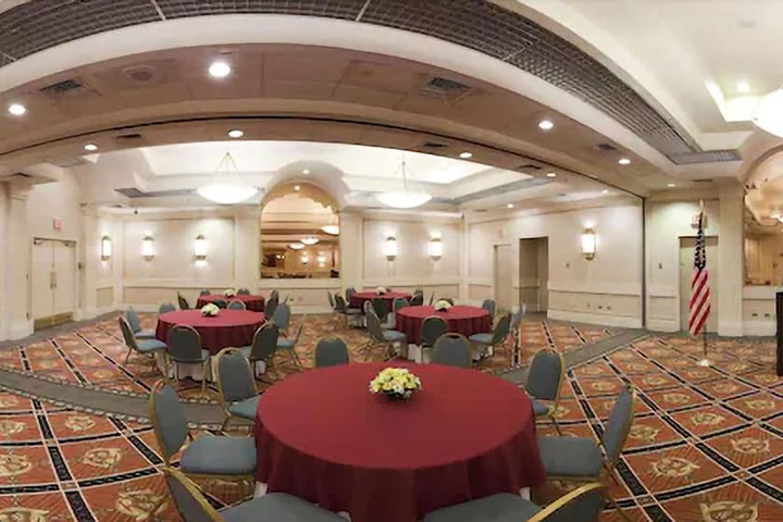 Ballroom/Hall 39 of 50