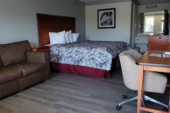 Room 28 of 40