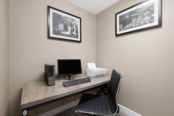 Wingate by Wyndham Dublin Near Claytor Lake State Park