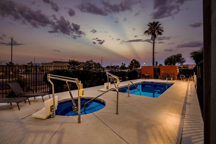 Super 8 by Wyndham Marana / Tucson Area
