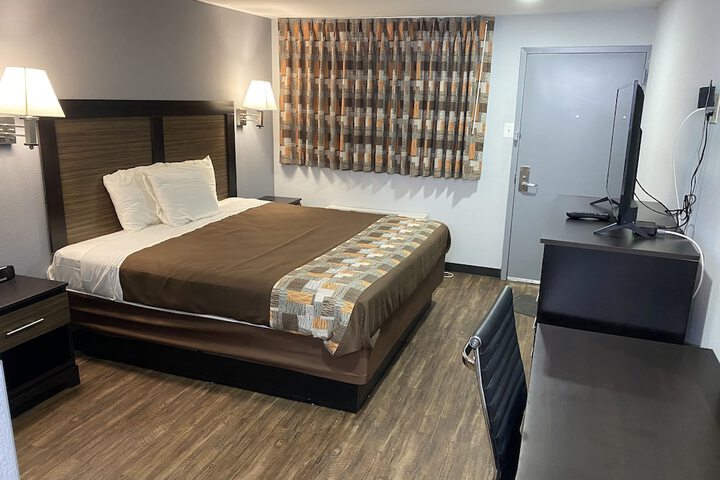 Room 16 of 22