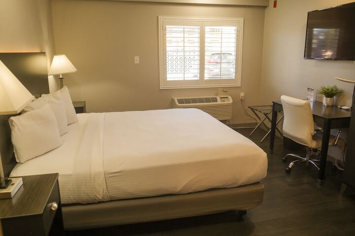 Room 30 of 41