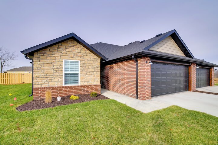 Family-friendly Ozark Villa - Centrally Located