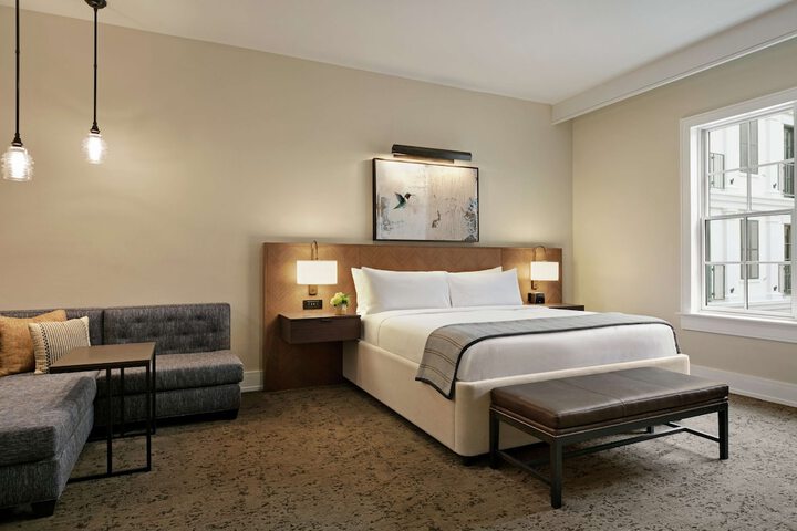 Room 51 of 130