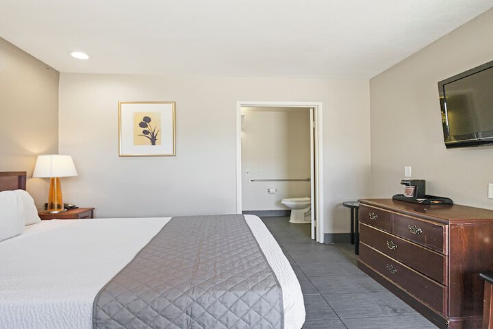 Budget Inn and Suites