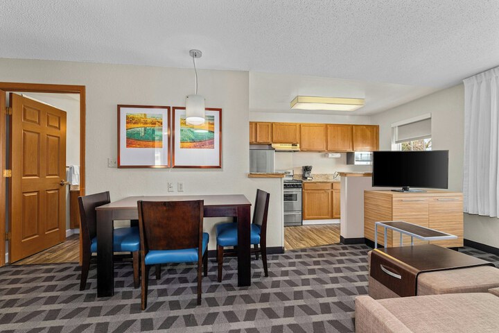Towneplace Suites by Marriott Brookfield