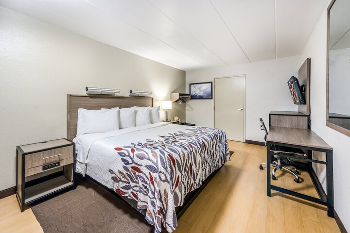 Room 25 of 28