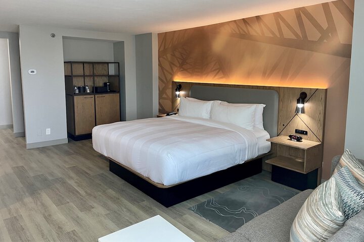 Room 43 of 64