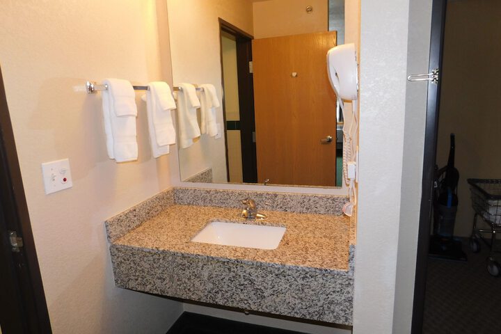Room 26 of 40