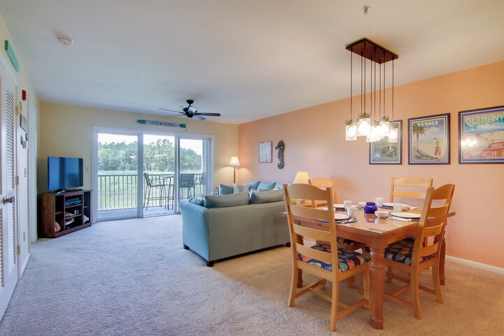 Pool & Bay Access: Serene Ocean View Oasis