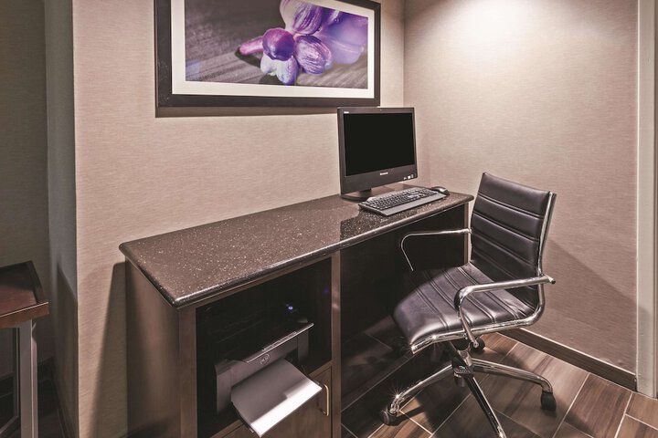 Business Center 62 of 63