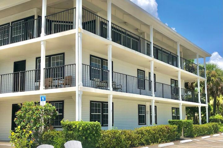 Hotel 2 of 75