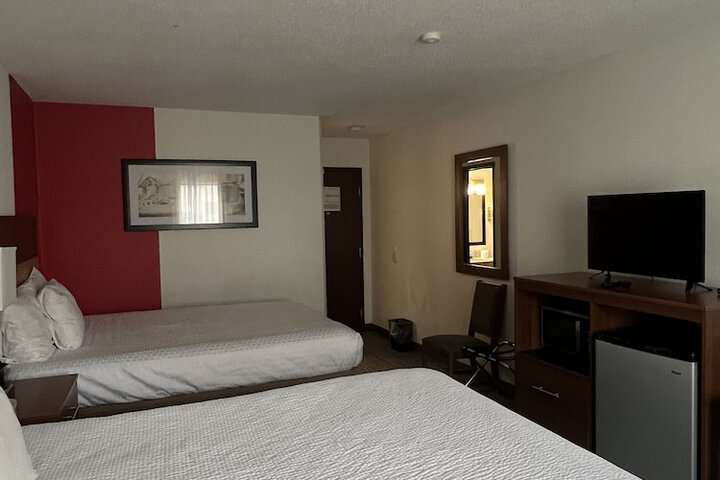 Room 9 of 13