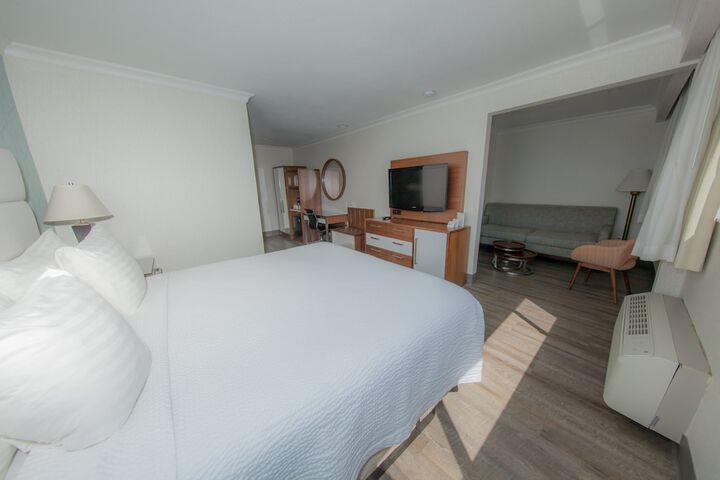 Room 54 of 76