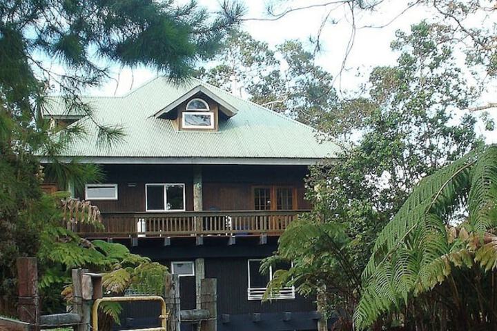 Volcano Acres Ranch B & B