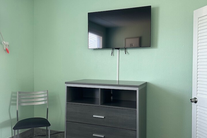Room 53 of 61