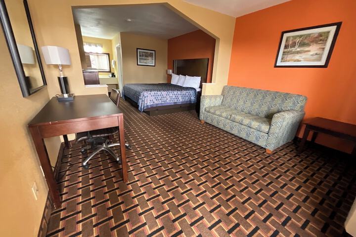 Executive Inn & Suites