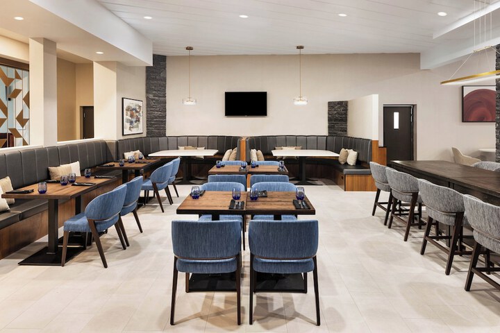 Delta Hotels by Marriott Grande Prairie Airport