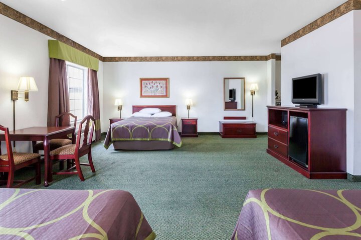 Room 13 of 19