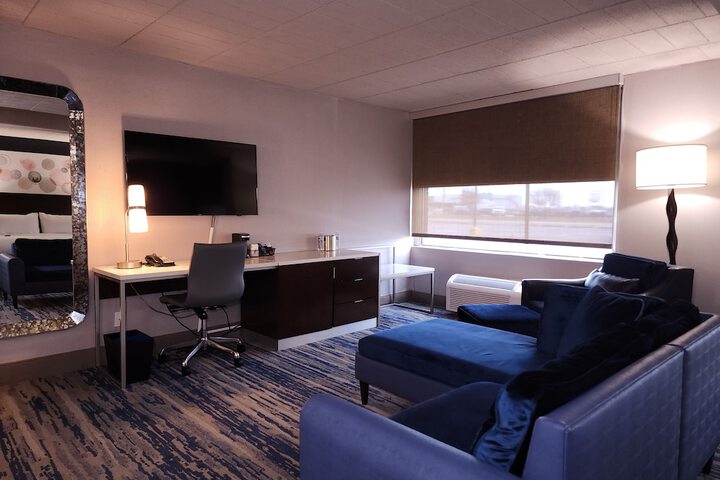 Skyline Hotel Detroit Airport SureStay Collection by BW
