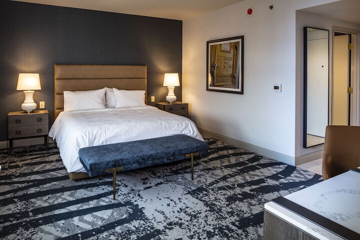 Room 34 of 70
