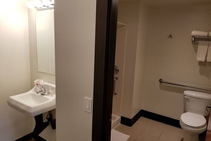 Room 15 of 37
