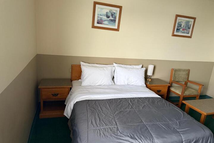 Wheatland Hotel