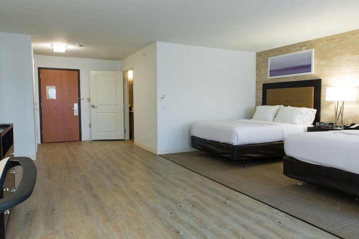 Holiday Inn Bloomington-Airport by IHG