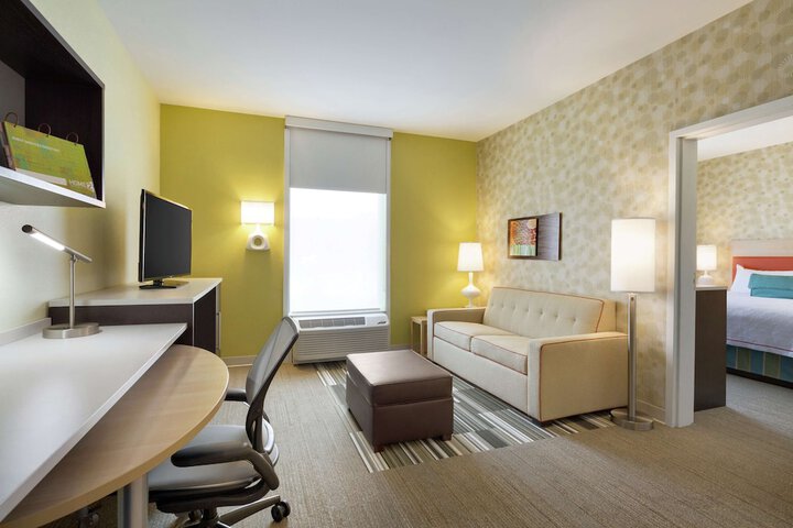 Room 19 of 38