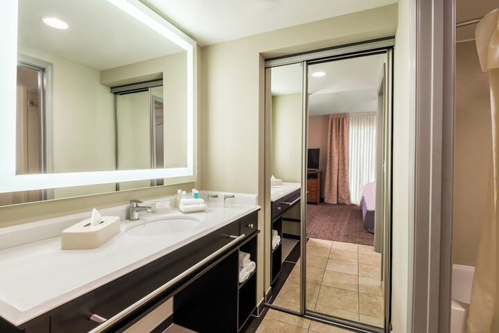 Larkspur Landing Extended Stay Suites St. Louis Riverport - Airport West