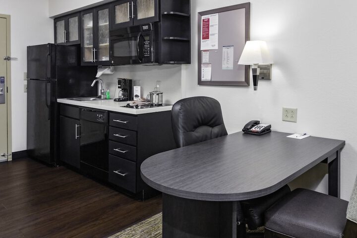 Room 16 of 27