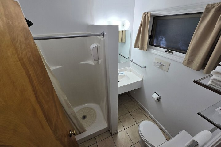 Lake View Motel