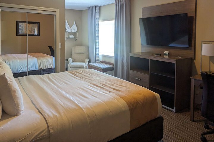Room 33 of 50